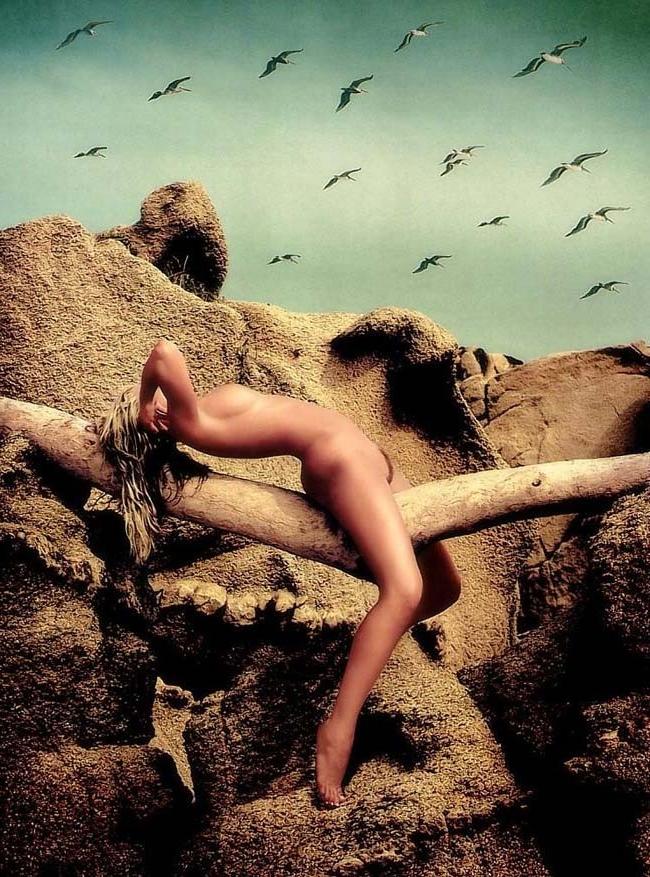 15P Kim Cattrall showing hot nude pussy and great nude bobs