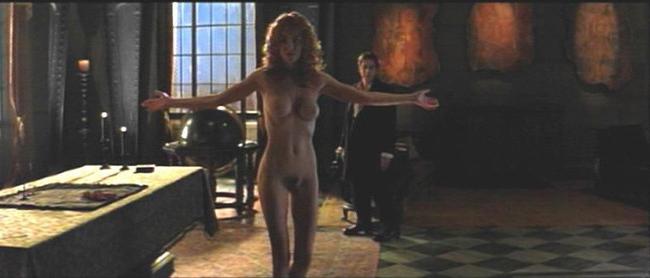 15P Celeb with great body Connie Nielsen showing everything nude