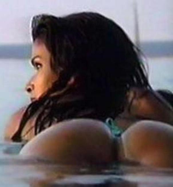 16P Celebrity with hot ass Patricia Velasquez showing her perfect nu