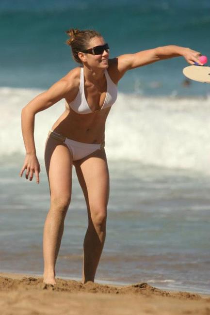 15P Amazing celebrity Jessica Biel paparazzi on the beach