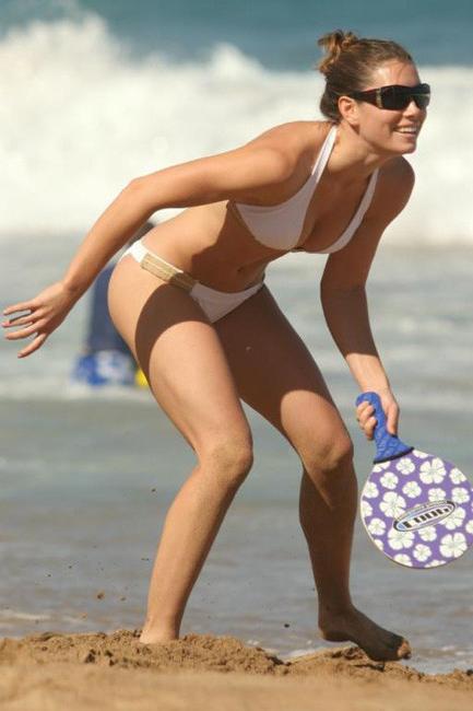 15P Amazing celebrity Jessica Biel paparazzi on the beach