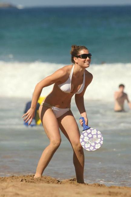 15P Amazing celebrity Jessica Biel paparazzi on the beach