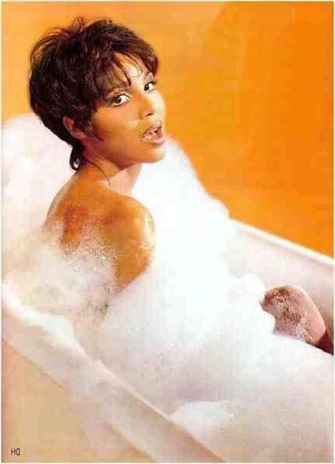 16P Lovely celebrity black babe Toni Braxton looking sexy
