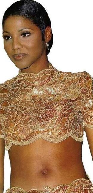16P Lovely celebrity black babe Toni Braxton looking sexy