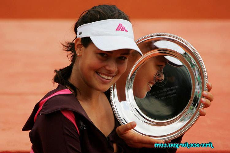 16P Ana Ivanovic upskirt and almost nipple slip paparazzi pictures
