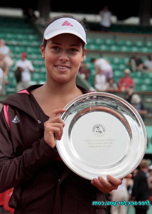 16P Ana Ivanovic upskirt and almost nipple slip paparazzi pictures