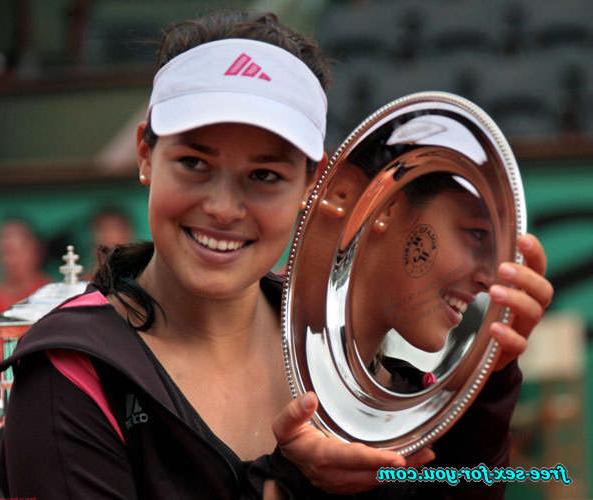16P Ana Ivanovic upskirt and almost nipple slip paparazzi pictures