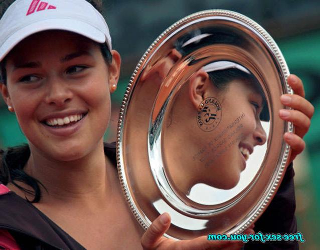 16P Ana Ivanovic upskirt and almost nipple slip paparazzi pictures