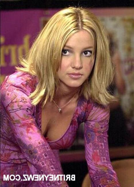 15P Lovely celebrity Britney Spears ups tits shots