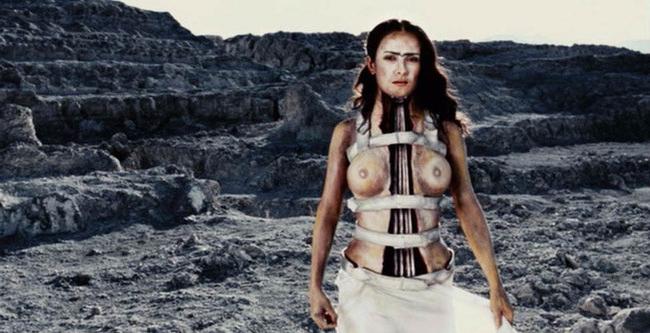 15P Salma Hayek shows nude ass and nude big boobs