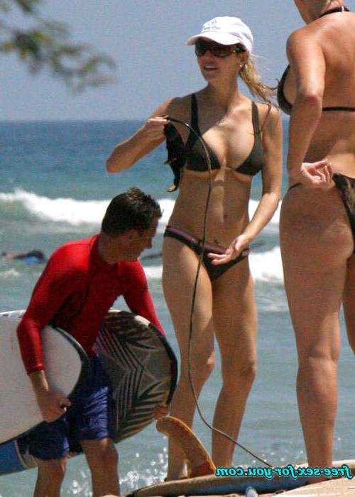 16P Heather Locklear show ass in see thru skirt and posing in bikini