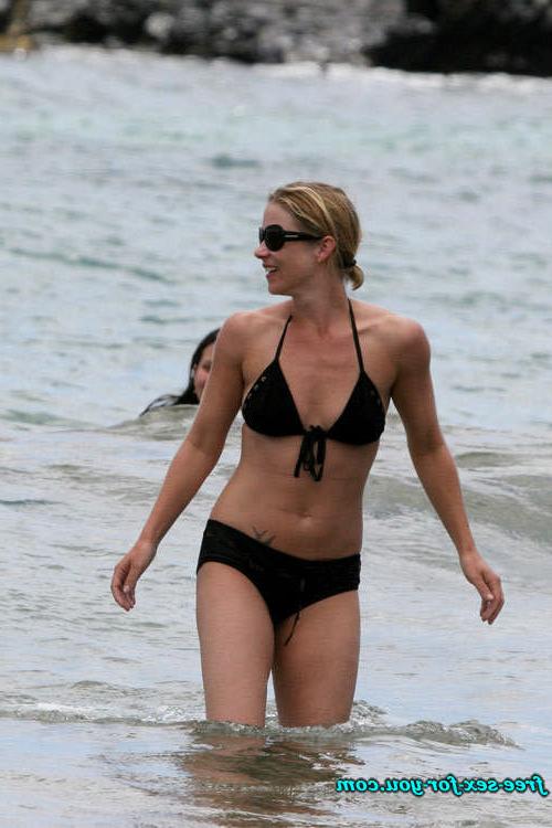 16P Christina Applegate posing sexy and in bikini