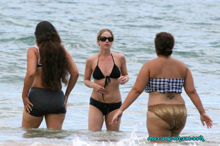 16P Christina Applegate posing sexy and in bikini