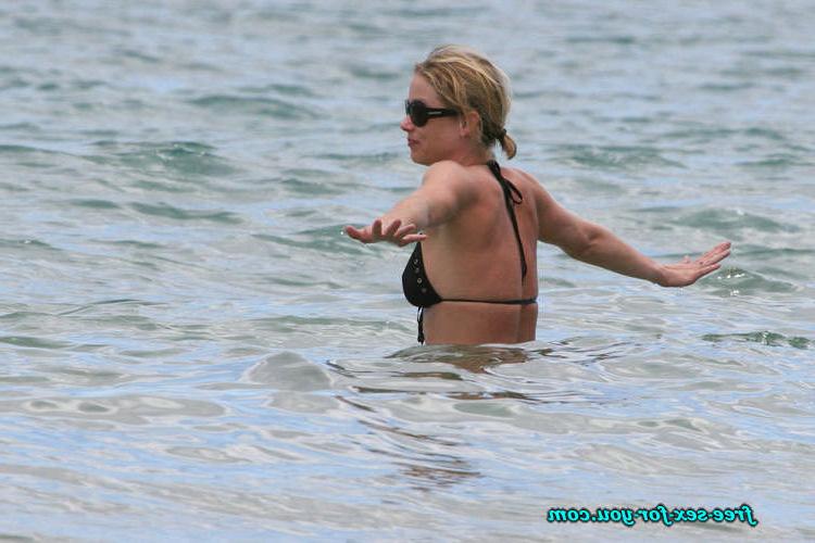 16P Christina Applegate posing sexy and in bikini