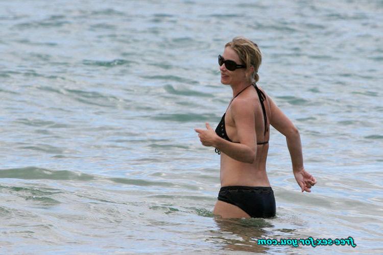 16P Christina Applegate posing sexy and in bikini