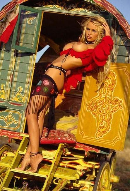 15P Blonde superstar Pamela Anderson shows her perfect big nude tits
