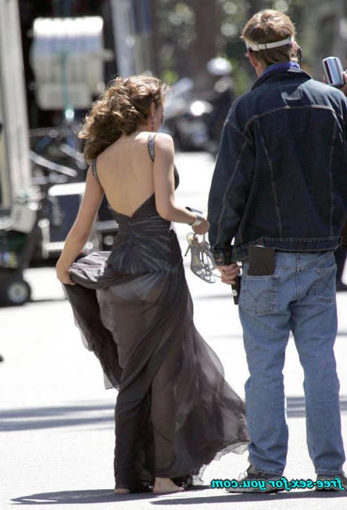 16P Jessica Alba showing tits in see thru and upskirt