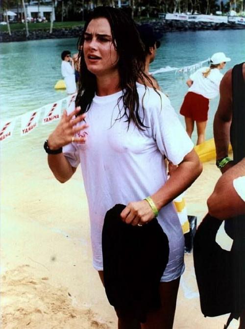 16P Brooke Shields in topless and see thru shirt paparazzi pics