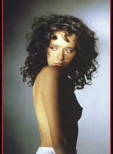 16P Greek Italian actress Valeria Golino nude on the beach