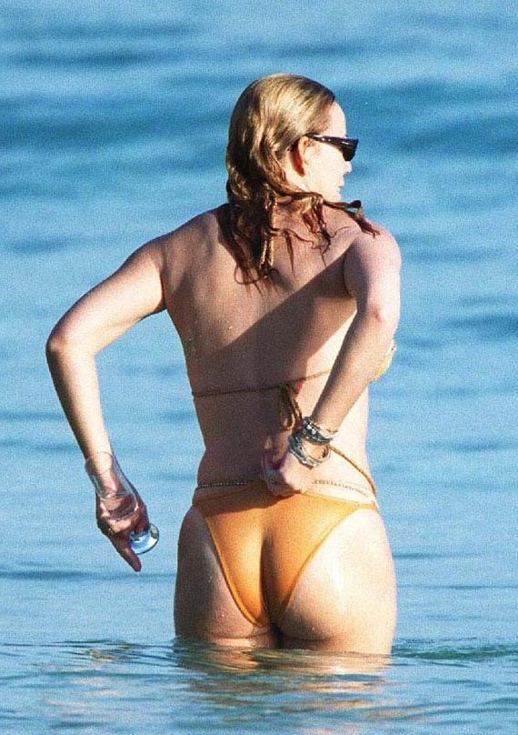 16P Mariah Carey upskirt and nipple slip paparazzi pictures