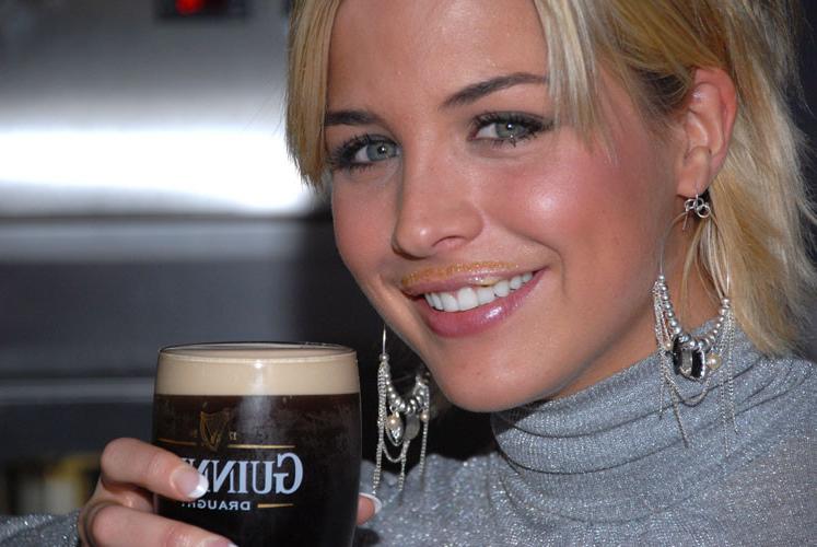16P Gemma Atkinson upskirt paparazzi pictures and posing sexy