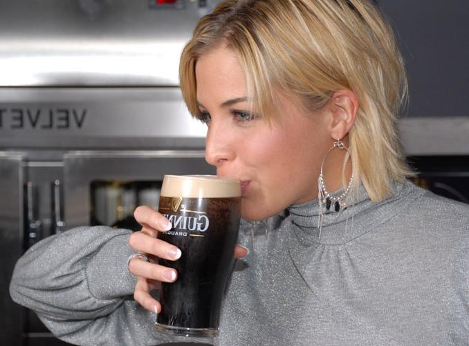 16P Gemma Atkinson upskirt paparazzi pictures and posing sexy