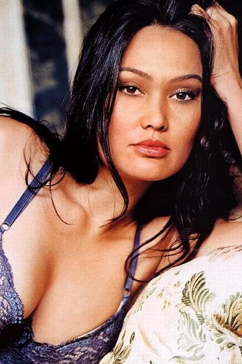 16P Cute actress Tia Carrere posing nude and in lingerie