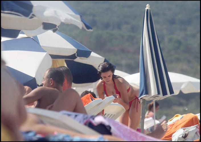 16P Penelope Cruz nude movie scenes and nipple slip paparazzi pics