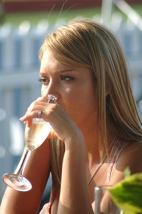 16P Jessica Alba have sex in wather and see thru paparazzi pictures