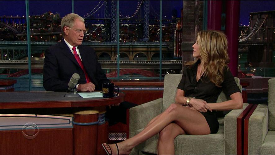 16P Jennifer Aniston exposed tits on beach pictures