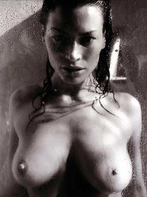 16P Celebrity movie star Carre Otis in some hot nude photos