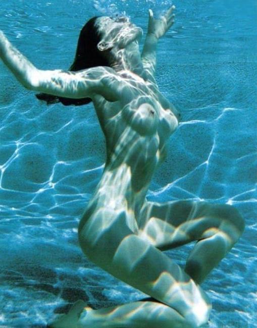 16P Celebrity movie star Carre Otis in some hot nude photos