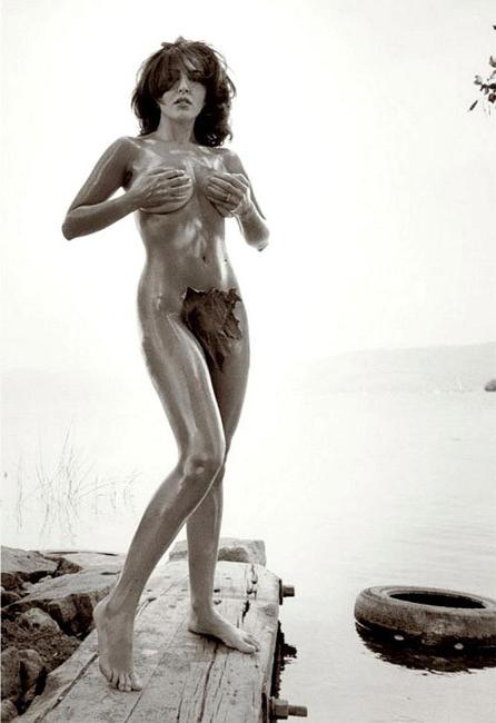 16P Well respected actress Sabrina Ferilli posing nude