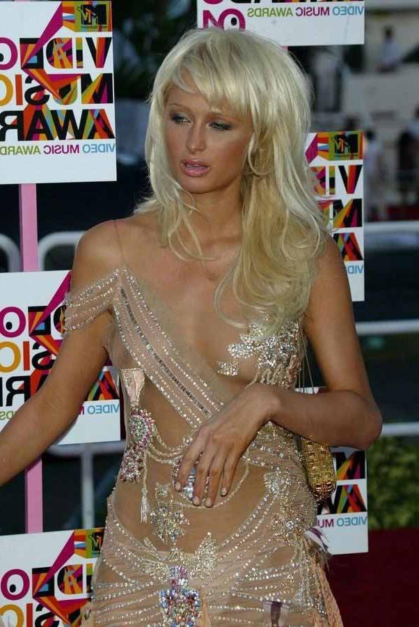 16P Paris Hilton exposed pussy and nipple slip paparazzi pictures