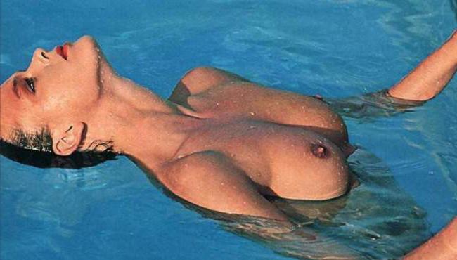 16P Brigitte Nielsen topless paparazzi pictures and flashing pussy