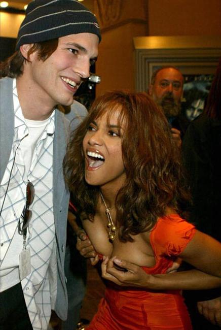 16P Black celebrity diva Halle Berry in hardcore sex scenes