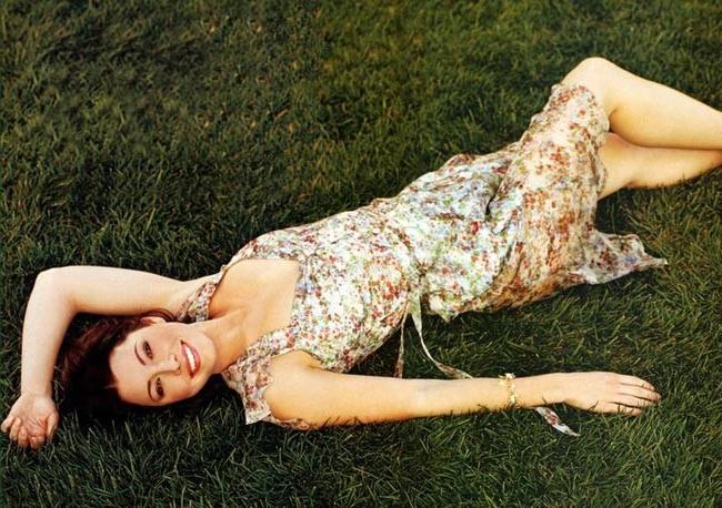 16P Celebrity Jessica Biel glamour photos