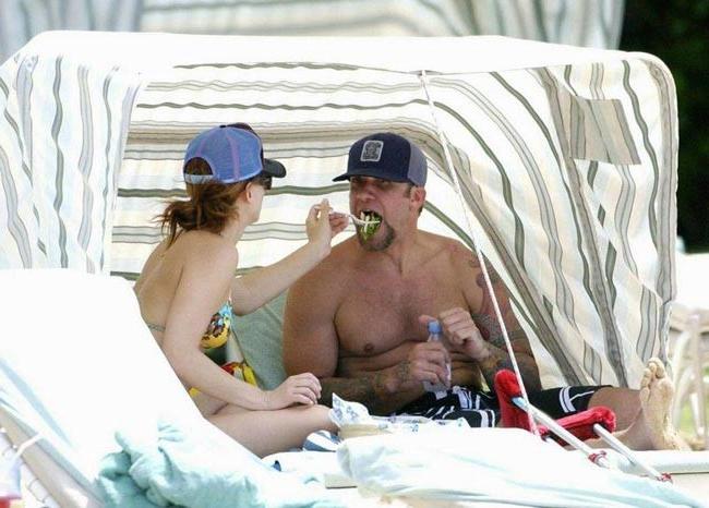 16P Sandra Bullock cought on the beach
