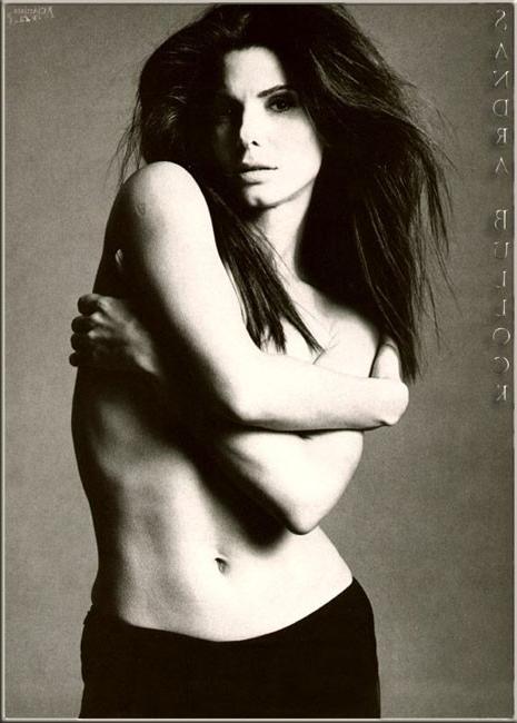 16P Sandra Bullock cought on the beach