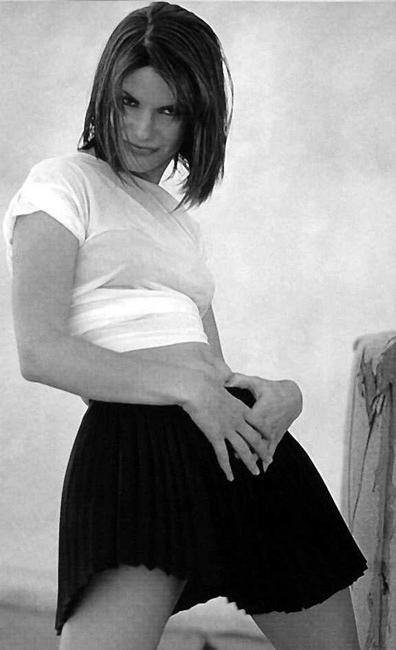 16P Sandra Bullock cought on the beach