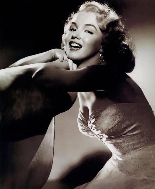 15P Marilyn Monroe exotic photos