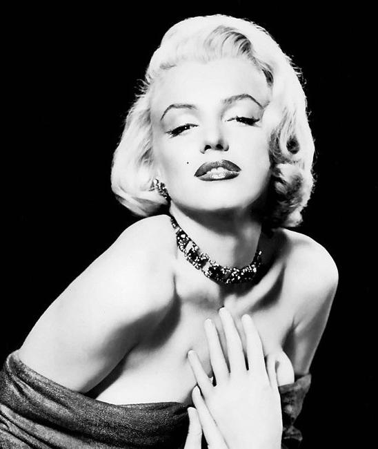 15P Marilyn Monroe exotic photos
