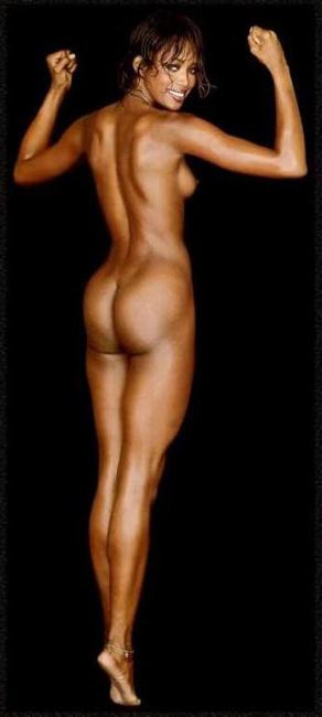 15P Naomi Campbell posing nude