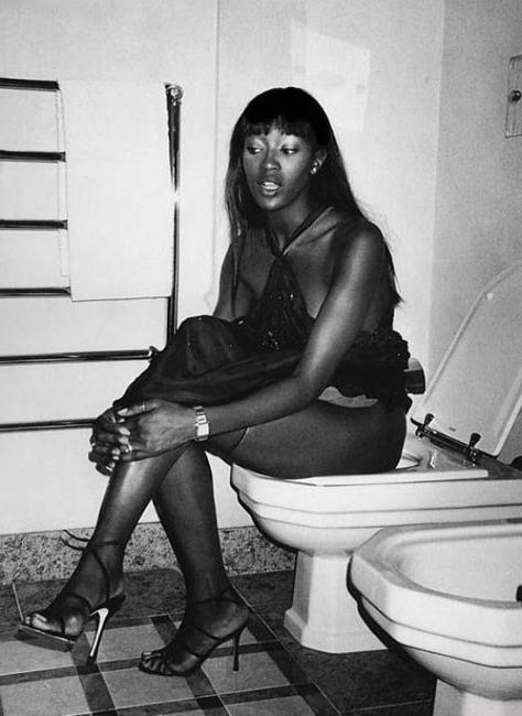 15P Naomi Campbell posing nude