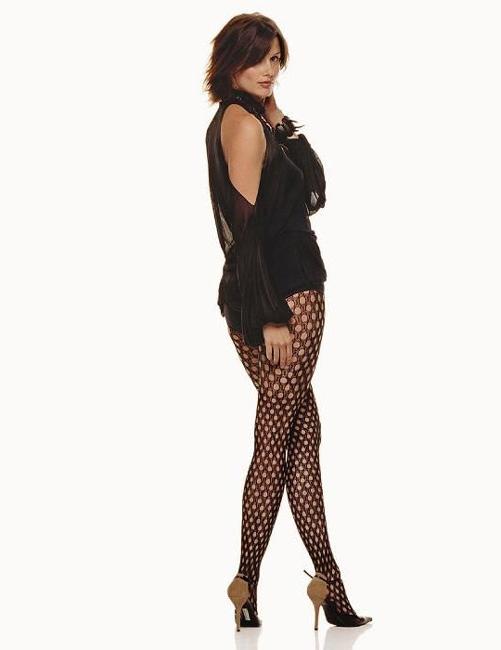 15P Petite celebrity Bridget Moynahan sexy shots
