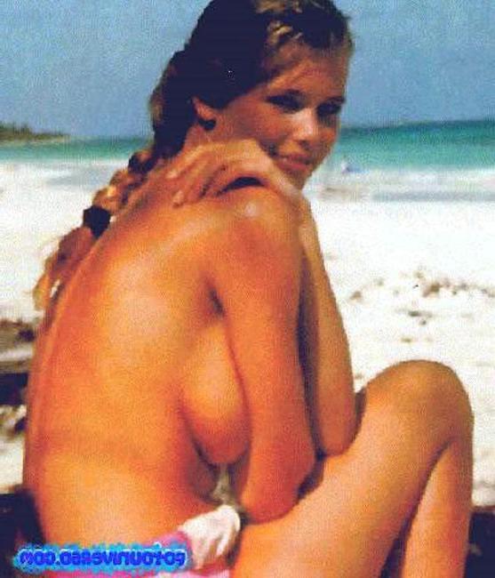 15P Nacktbilder von Claudia Schiffer