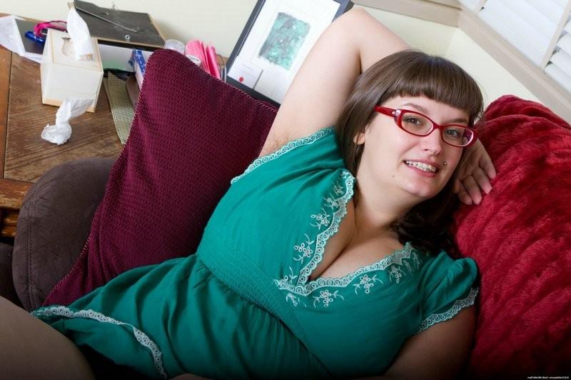 15P Betty got some big natural boobs