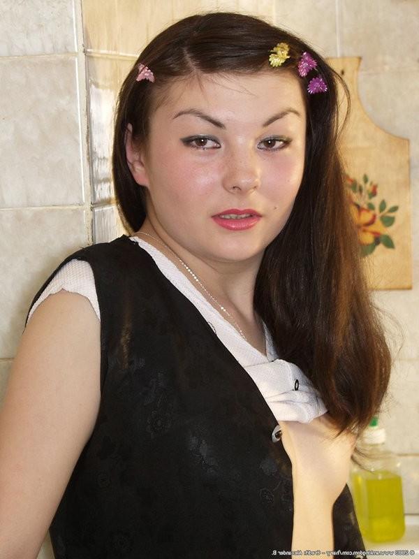 15P Katta is a hairy chick from some Euro ghetto