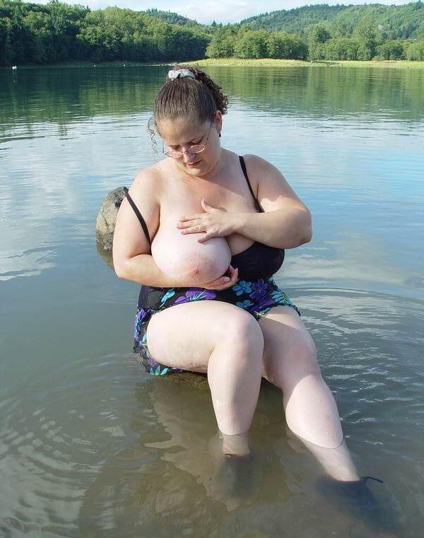 15P bbw showing off her huge ripe boobs