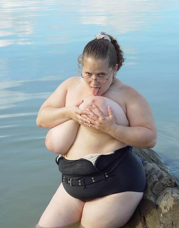 15P bbw showing off her huge ripe boobs